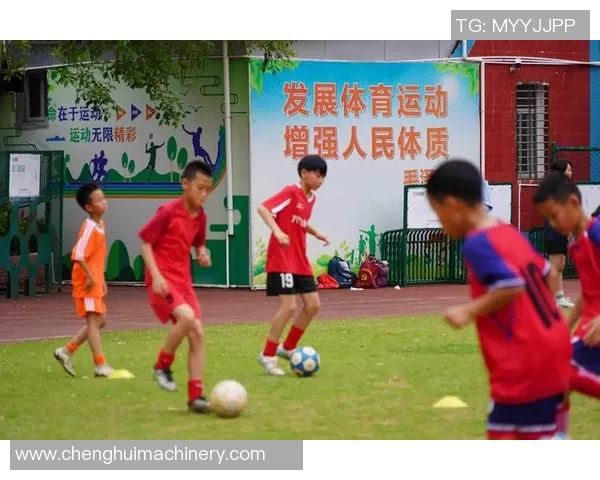 未来之星:足球潜力中锋球员崭露头角展望与发展分析 未来之星:足球潜力中锋球员崭露头角展望与发展分析