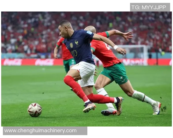 沙特球星闪耀绿茵赛场展现中东足球激情与力量 沙特球星闪耀绿茵赛场展现中东足球激情与力量