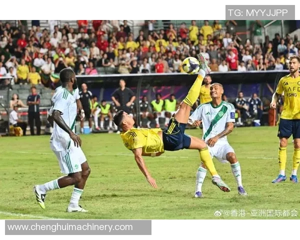 明星大胆开麦吐槽足球巨星引发全网热议球迷与网友观点碰撞 明星大胆开麦吐槽足球巨星引发全网热议球迷与网友观点碰撞